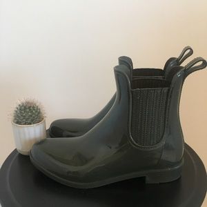 Gap Chelsea Rain Boots Olive Green - Like new
